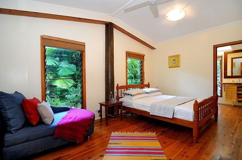 Cow Bay Homestay Bed And Breakfast - Dalby Accommodation 4