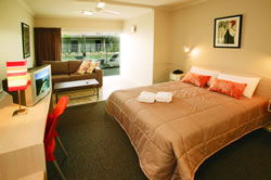 Discovery Cairns Hotel - Dalby Accommodation 2