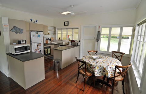 Cairns Holiday Homes Wilks House - Dalby Accommodation 0