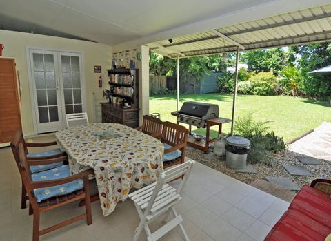 Cairns Holiday Homes Wilks House - Dalby Accommodation 2