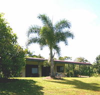 Daintree Mountain View Retreat and Vanilla Beans - Dalby Accommodation