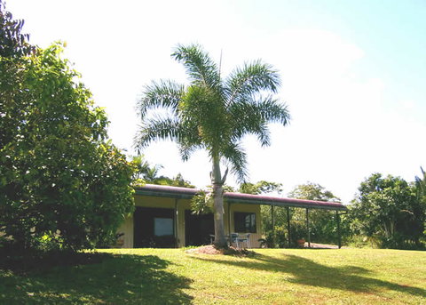 Daintree Mountain View Retreat And Vanilla Beans - Dalby Accommodation 0