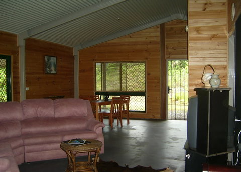 Daintree Mountain View Retreat And Vanilla Beans - Dalby Accommodation 1