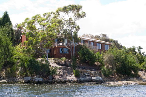 Waterside Accommodation - Dalby Accommodation 3