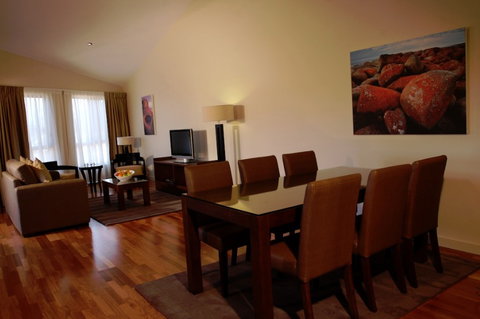 Wyndham Seven Mile Beach - Dalby Accommodation 7