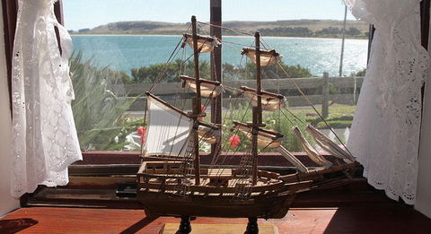 Captains Cottage - Dalby Accommodation 1