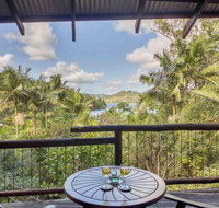 Secrets on the Lake - Dalby Accommodation