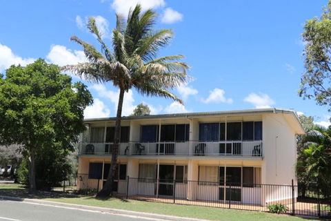 Pippies Beachhouse - Dalby Accommodation 0