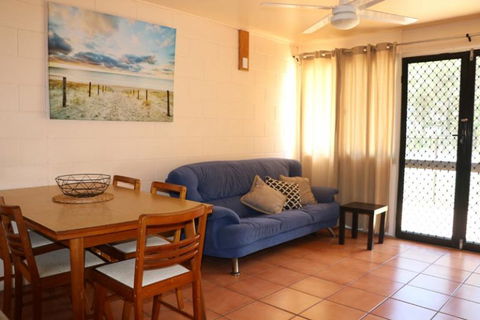 Pippies Beachhouse - Dalby Accommodation 1