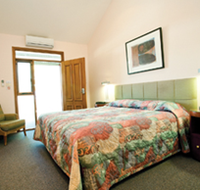 Gundaroo Colonial Inn - Dalby Accommodation
