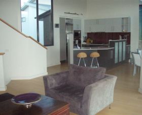 Moorhen Cove - Dalby Accommodation 0