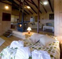 Treetops Seaview Montville - Dalby Accommodation