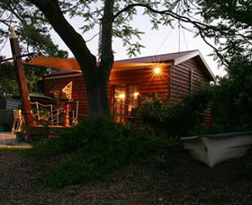 Ballarat Cottages - Dalby Accommodation 0