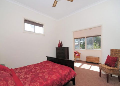 Diamond Cottages - Dalby Accommodation 1