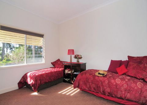 Diamond Cottages - Dalby Accommodation 2
