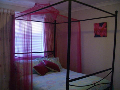 Bella Villas - Dalby Accommodation 4
