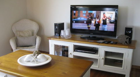 Tranquility Beach House - Dalby Accommodation 2