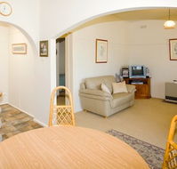 Peel Cottage - Ballarat Miners Cottages - Dalby Accommodation