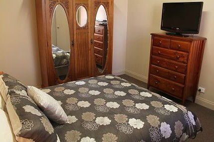 April Apartments Ballarat - Dalby Accommodation 0