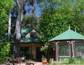 Ballarat Cottages - Dalby Accommodation 2