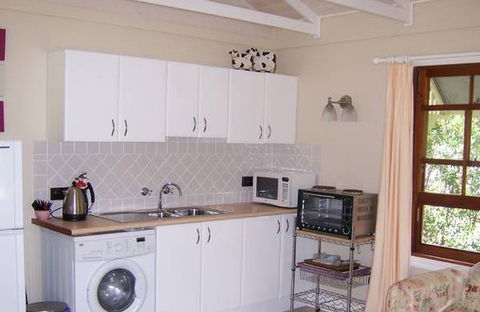 Hillcrest Cottage - Dalby Accommodation 4