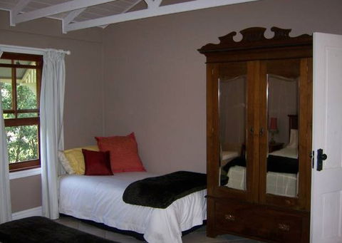 Hillcrest Cottage - Dalby Accommodation 5