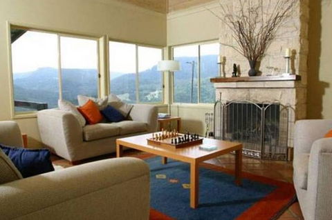 Away At Berry - Dalby Accommodation 1