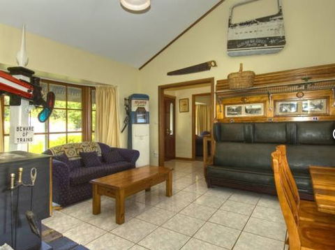 Lavender Views - Dalby Accommodation 4