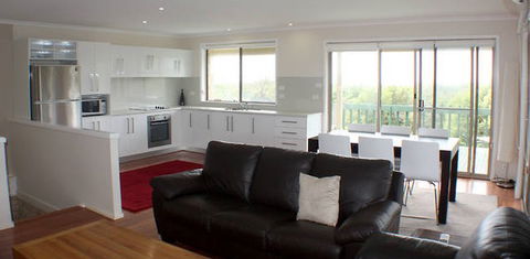 Callala Beach Front - Dalby Accommodation 4