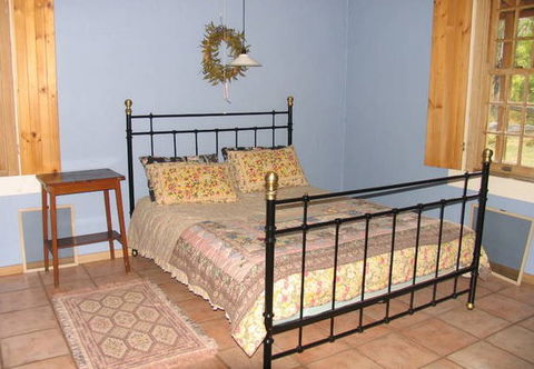 Bakers Flat Cottages - Dalby Accommodation 3