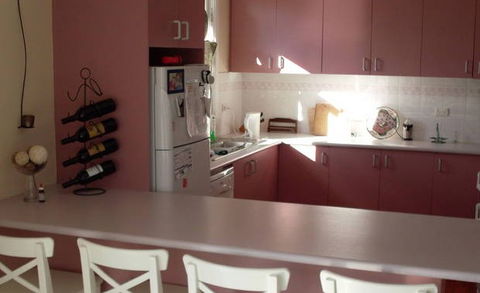 Bush And Bay Cottage - Dalby Accommodation 1
