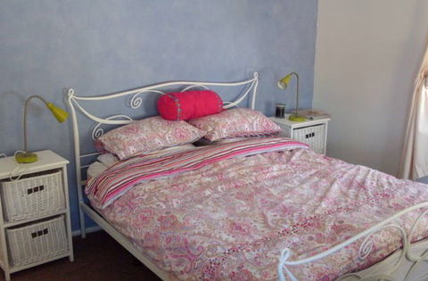 Bush And Bay Cottage - Dalby Accommodation 3