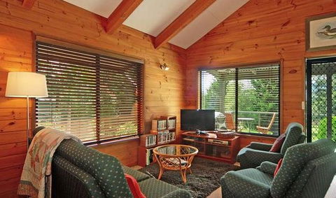 Blue Gums Cottage - Dalby Accommodation 3