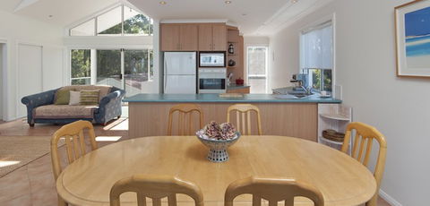 Lochani On The Bay - Dalby Accommodation 2