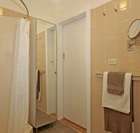 C'est La Vie Manyana - Dalby Accommodation