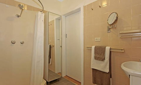 C'est La Vie Manyana - Dalby Accommodation 0
