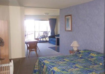 Beachhouse Mollymook - Dalby Accommodation 3
