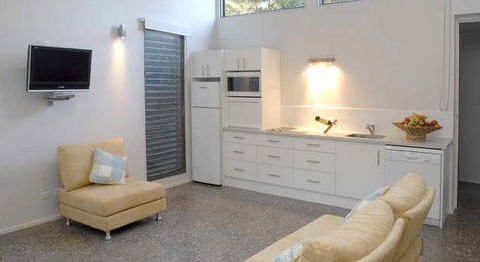 By The Beach B And B Holiday Apartments - Dalby Accommodation 1