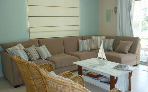 By The Bay - Dalby Accommodation 5