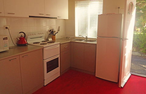 Bayswater Beach House - Dalby Accommodation 3