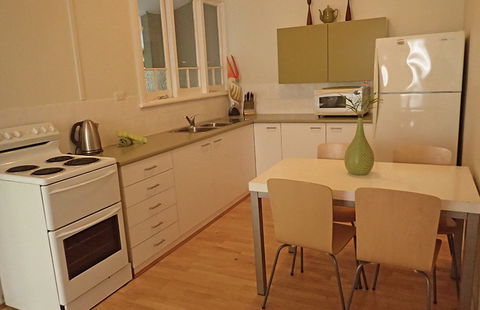 Bayswater Beach House - Dalby Accommodation 8
