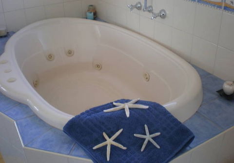 A Blue Point House Jervis Bay - Dalby Accommodation 2