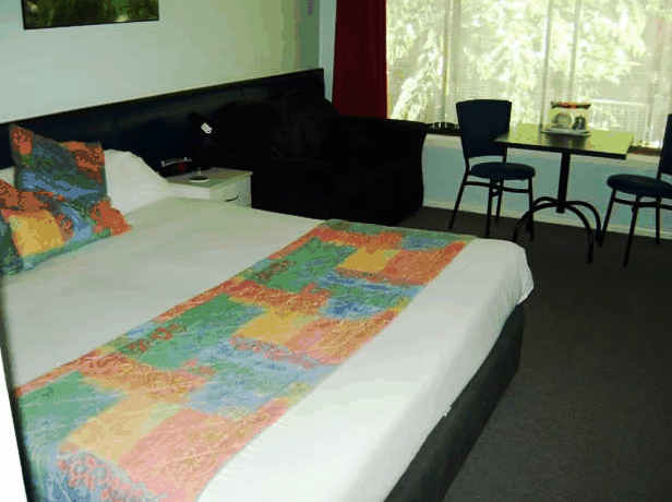 Poinciana Motel - Dalby Accommodation