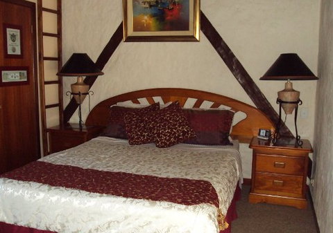 Castle On The Hill Bed And Breakfast - Dalby Accommodation 5
