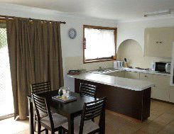 Aunty Mels Dog Friendly Holiday Cottage - Dalby Accommodation 1