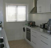 Hill Crest House - Dalby Accommodation
