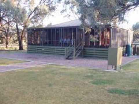 Elphicks Island Lodge - Dalby Accommodation 2