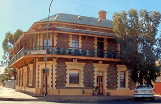 Duke of Cornwall Inn - Dalby Accommodation