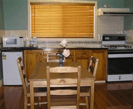 Acacia Cottage - Dalby Accommodation