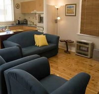 Emaroo Cottage on Williams Street - Dalby Accommodation